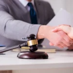 أهمية الاستعانة بمحامي في الرياض